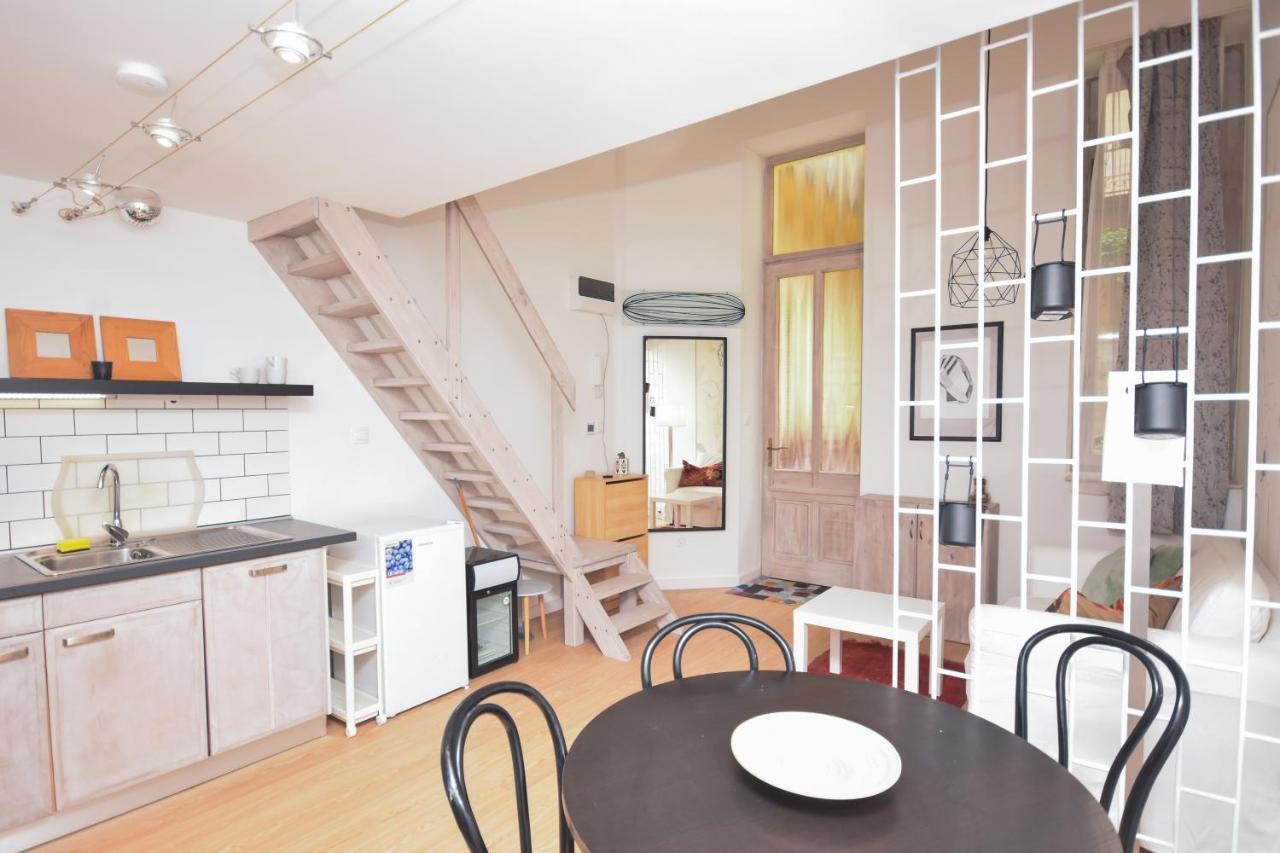 Apartment Stylish In Downtown For 2-4 People Budapest